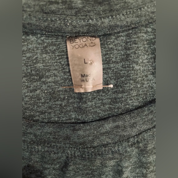 EUC Beyond Yoga Balanced Muscle Tank Top, heather green, size large - Picture 4 of 4